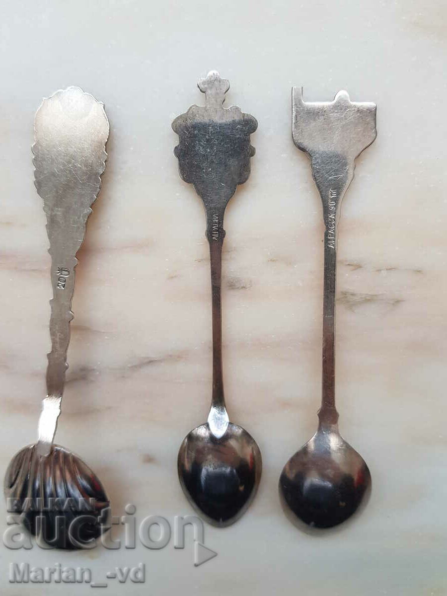 Collectible silver-plated spoons 3 pieces - 7 Collectible silver-plated spoons 3 pieces - 7