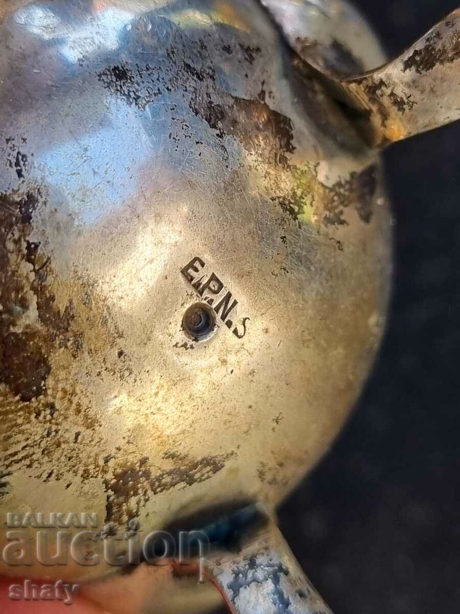 Delivery of Old silver-plated utensils for salt and pepper