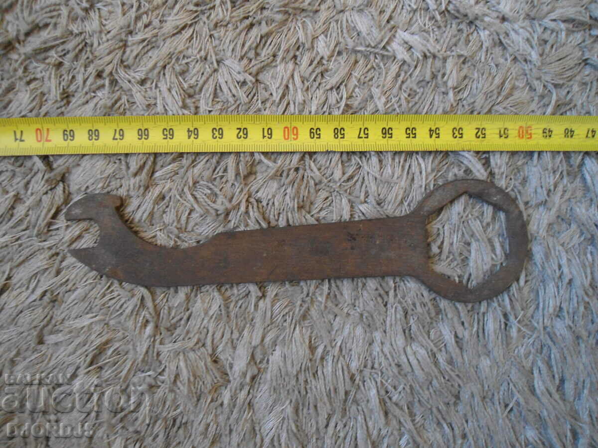 Auction Old key Auction Old key