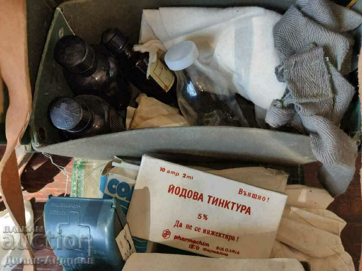 Old military medical kit, Red Cross - FULL SET! with price 35.00 BGN | € 17.90 Old military medical kit, Red Cross - FULL SET! with price 35.00 BGN | € 17.90