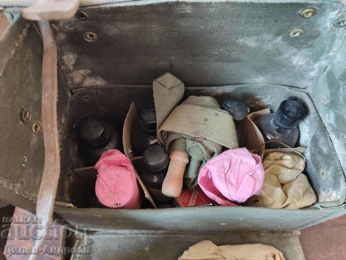 Old medical bag, Red Cross - Complete set! with price 40.00 BGN | € 20.45 Old medical bag, Red Cross - Complete set! with price 40.00 BGN | € 20.45