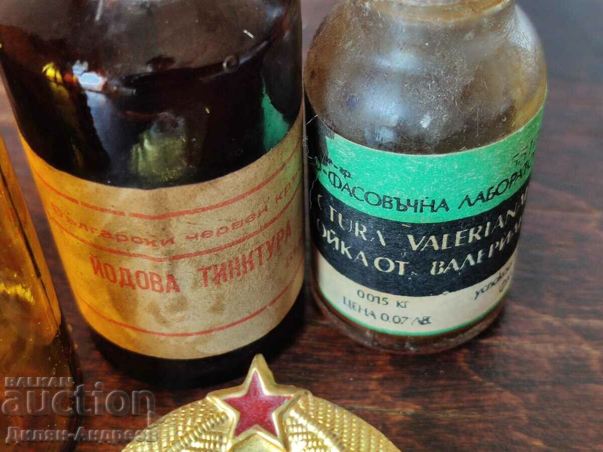 Antique medical kit from the sauce with price 14.00 BGN | € 7.16 Antique medical kit from the sauce with price 14.00 BGN | € 7.16