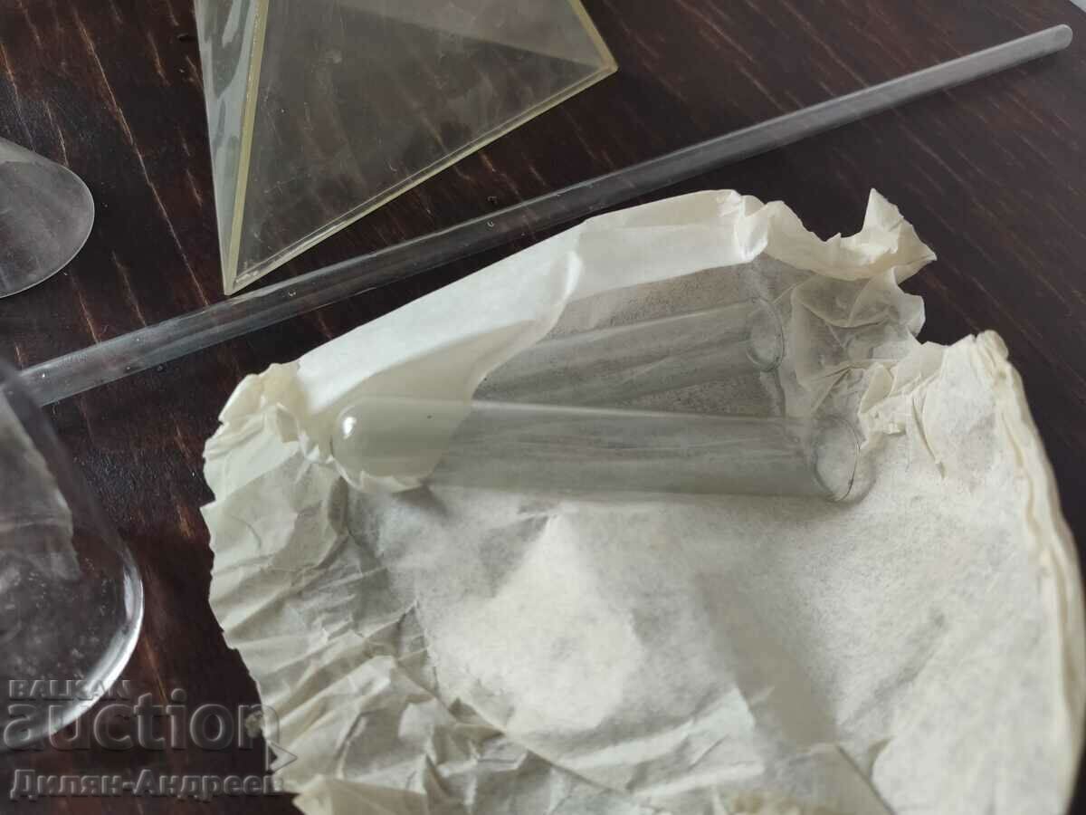 Laboratory glassware with price 44.00 BGN | € 22.50 Laboratory glassware with price 44.00 BGN | € 22.50