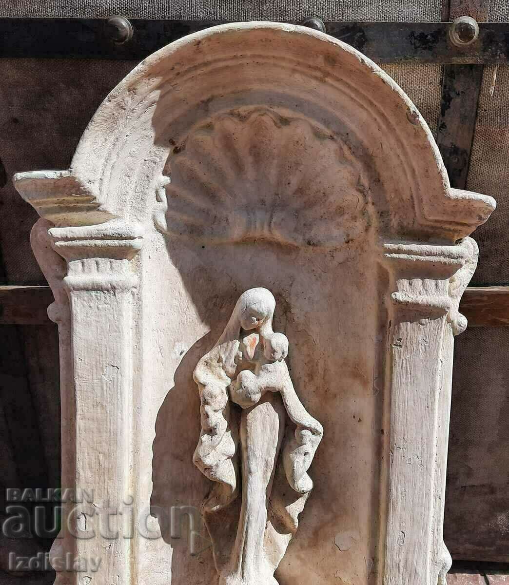 Delivery of Massive plaster sculpture of the Weeping Madonna Delivery of Massive plaster sculpture of the Weeping Madonna