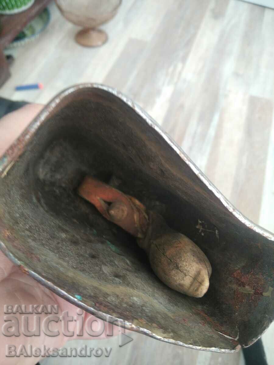 Delivery of A bell, a vat, an animal bell