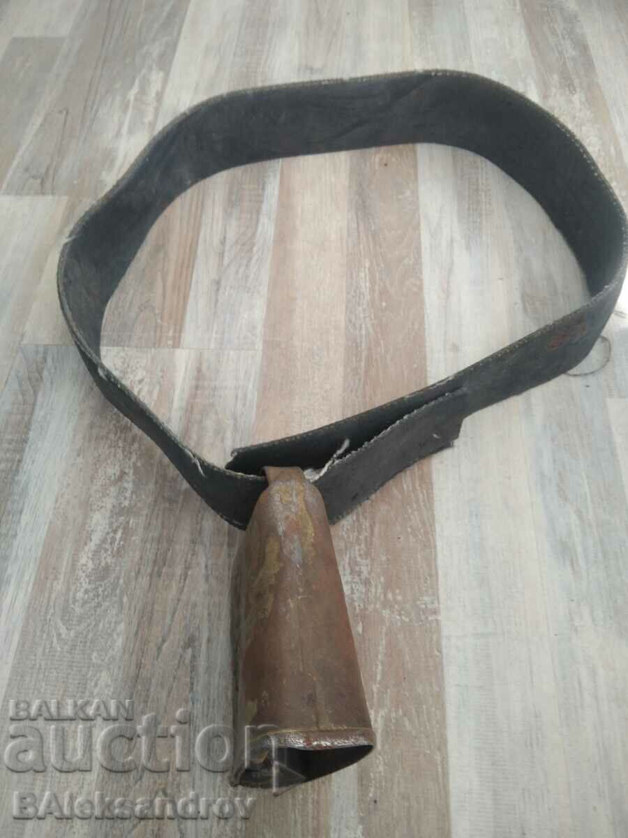 A bell, a vat, an animal bell - 5