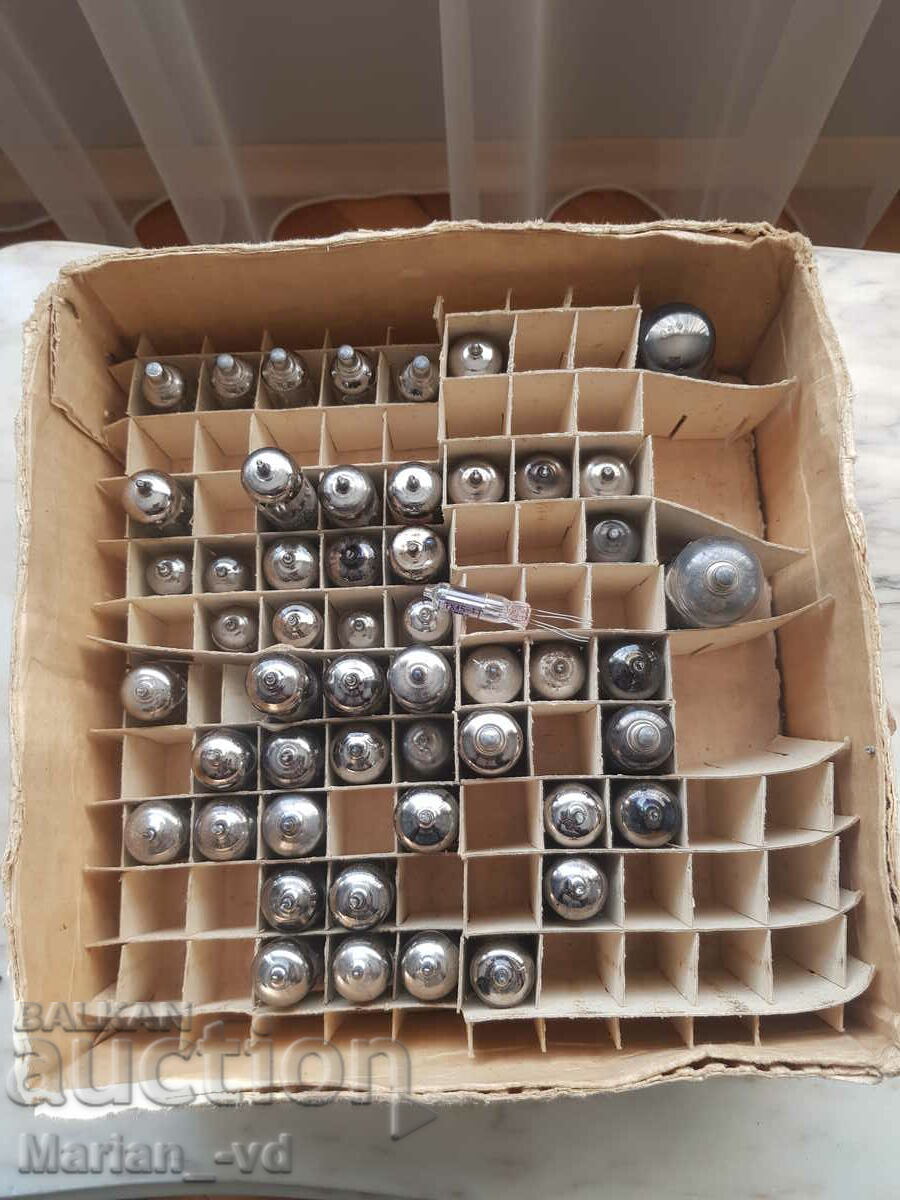 Auction Lot of 52 pcs. radio and television lamps Auction Lot of 52 pcs. radio and television lamps