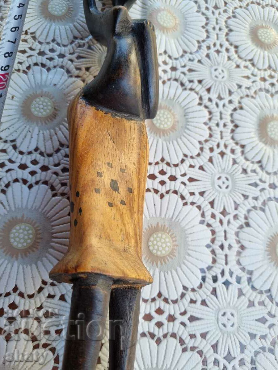 Delivery of African wood figure Delivery of African wood figure