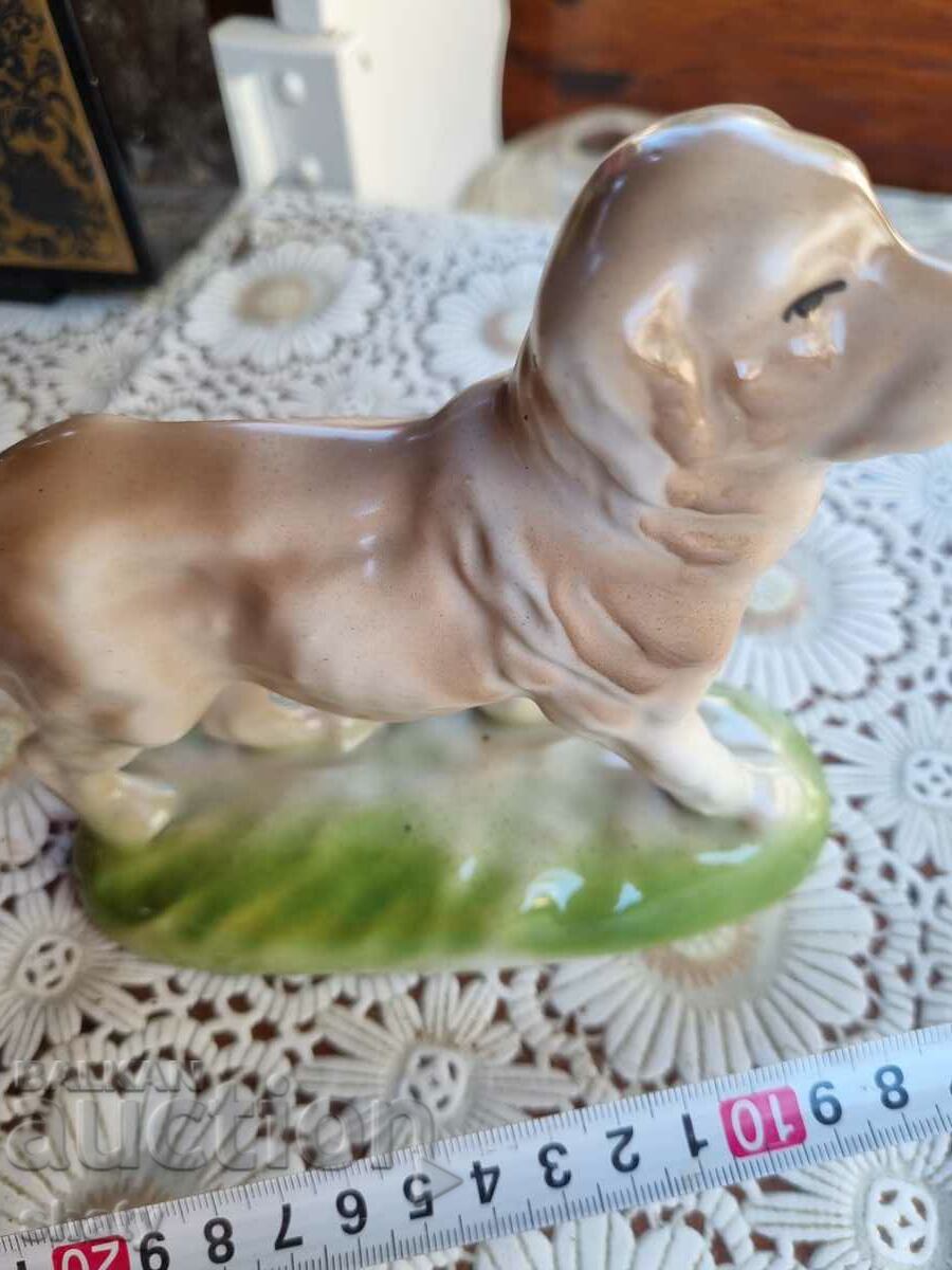 Auction B GG porcelain. Dog Auction B GG porcelain. Dog