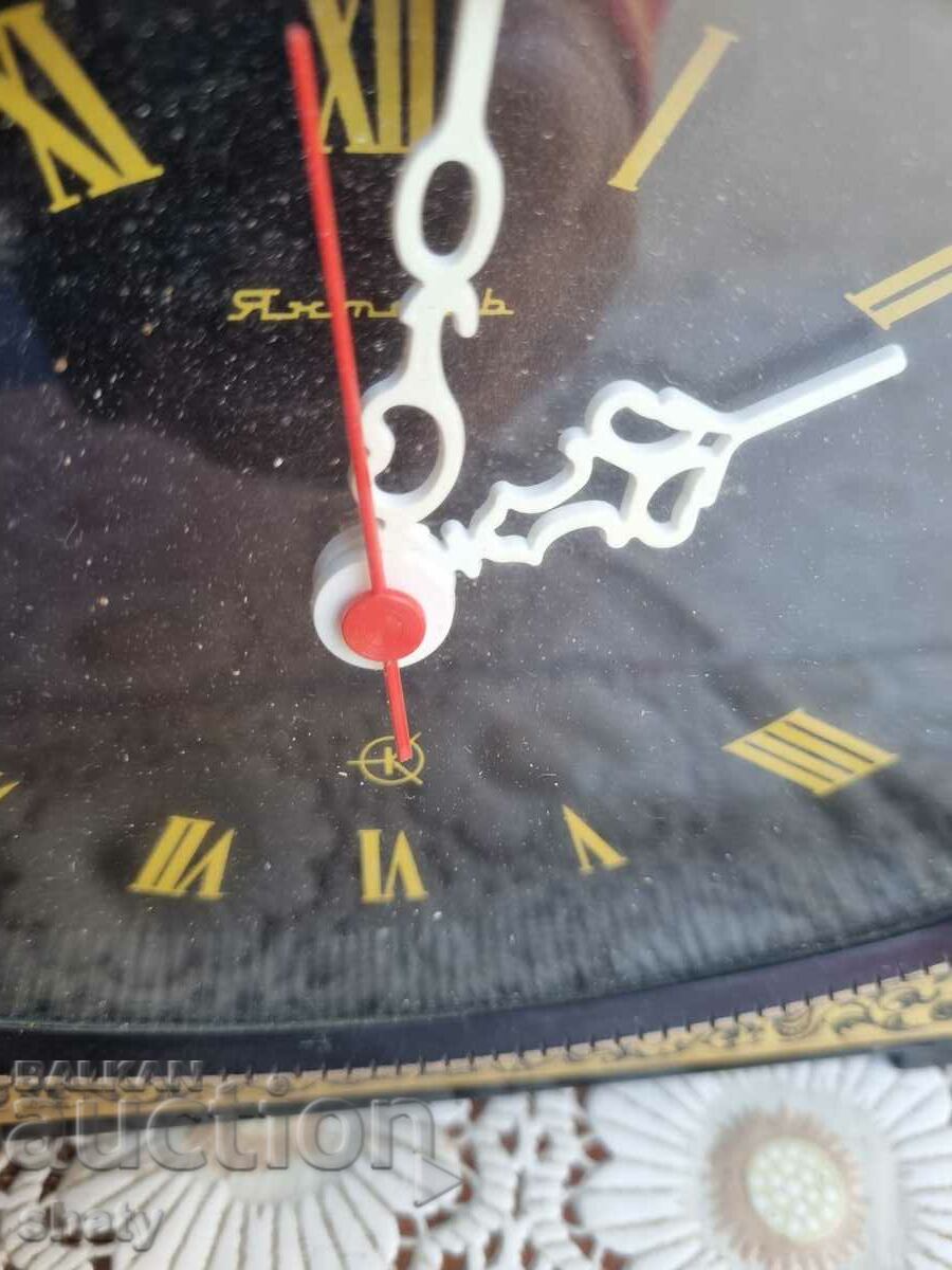 Ρωσικό επιτραπέζιο ρολόι. Πρωτότυπο με τιμή 45.00 BGN | € 23.01 Ρωσικό επιτραπέζιο ρολόι. Πρωτότυπο με τιμή 45.00 BGN | € 23.01