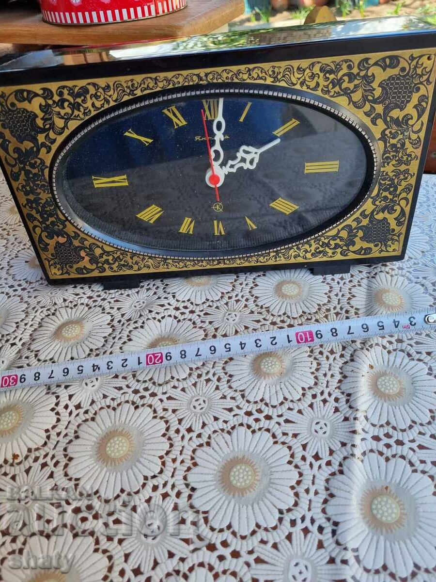 Ρωσικό επιτραπέζιο ρολόι. Πρωτότυπο
