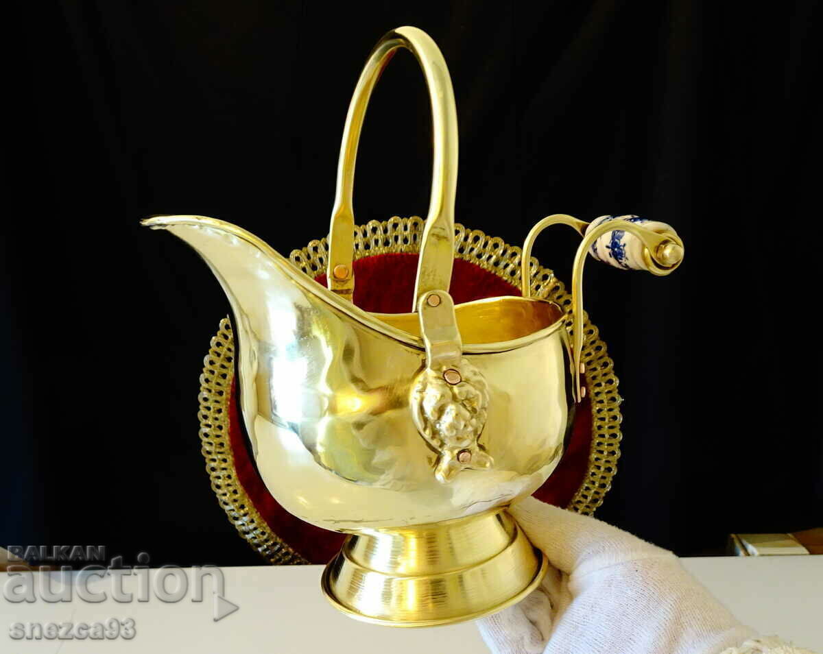 Antique brass vessel, lion heads, porcelain. - 5