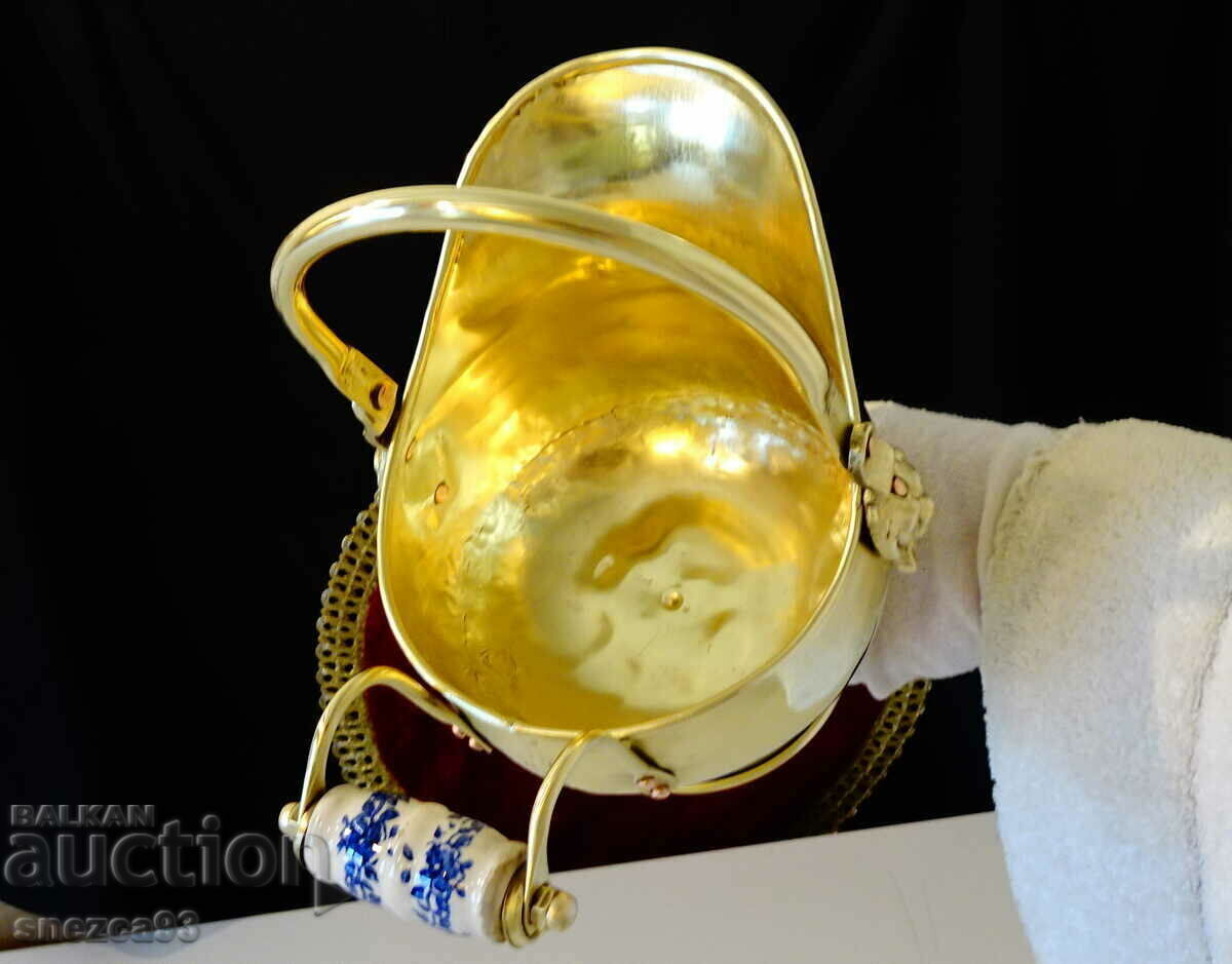 Antique brass vessel, lion heads, porcelain. - 6