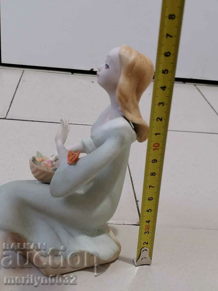 Auction  Porcelain figure plastic figurine porcelain porcelain