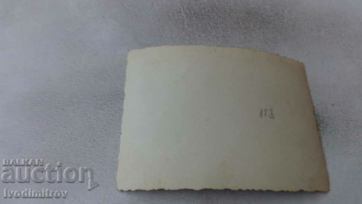 Φωτογραφία Τα παιδιά με τον δάσκαλό τους με τιμή 1.35 BGN | € 0.69