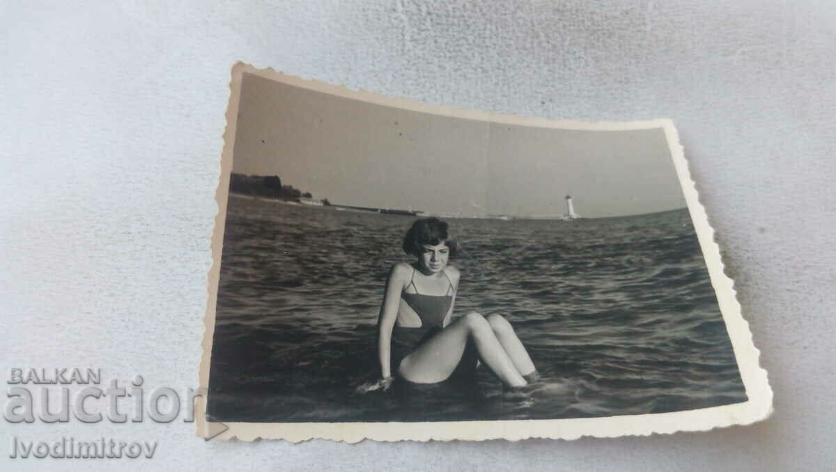 Foto Fata pe plajă