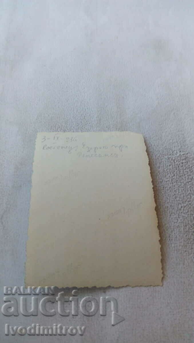 Photo Kostenets Company with a boat in the lake at the Renaissance with price 1.35 BGN | € 0.69 Photo Kostenets Company with a boat in the lake at the Renaissance with price 1.35 BGN | € 0.69