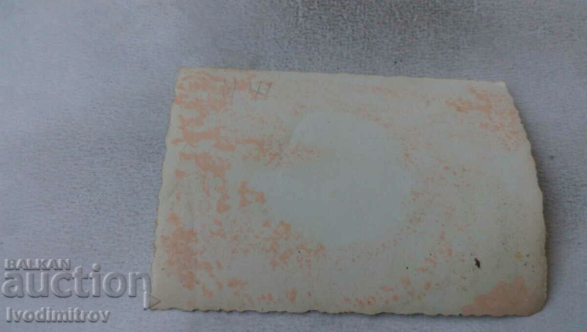 Photo Young women at the well with price 1.45 BGN | € 0.74 Photo Young women at the well with price 1.45 BGN | € 0.74