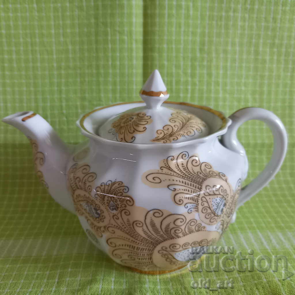 Руски костен порцелан от 70-те години - Чайник с позлата