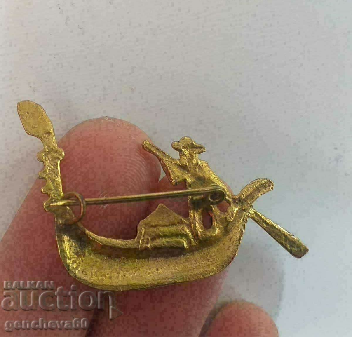 Broșă de epocă Gondola/RRR în tonuri aurii - 6 Broșă de epocă Gondola/RRR în tonuri aurii - 6