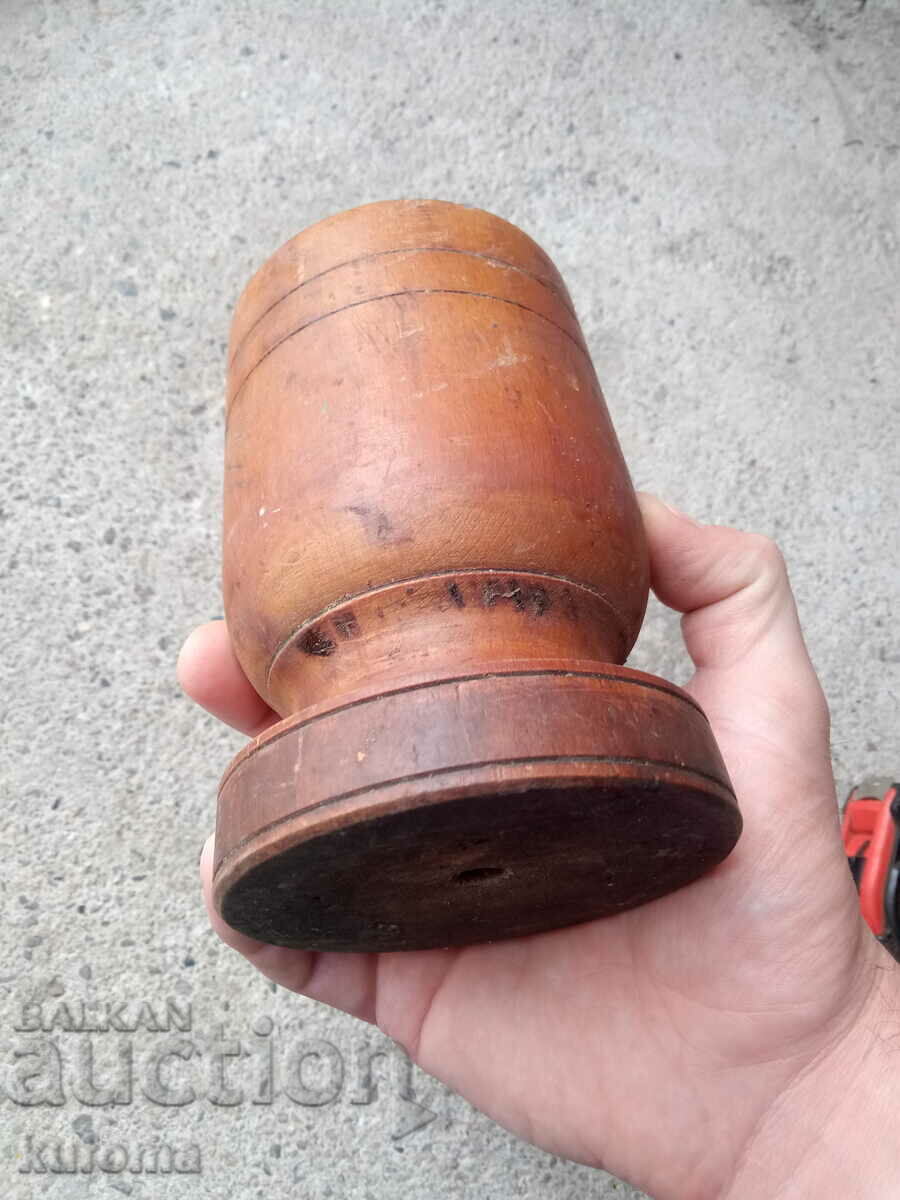 Licitație pistil din lemn Licitație pistil din lemn