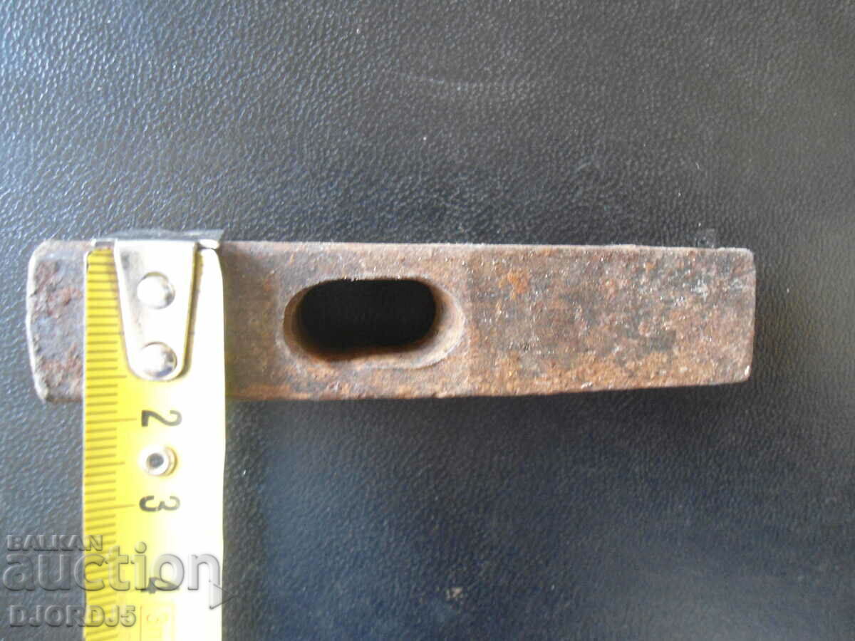 An old hammer with price 3.00 BGN | € 1.53 An old hammer with price 3.00 BGN | € 1.53