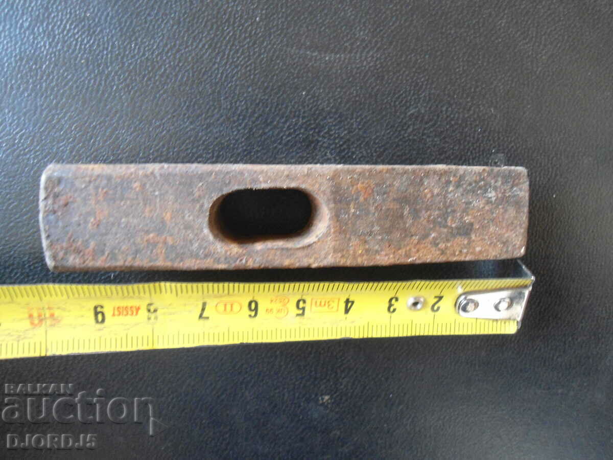 Auction An old hammer Auction An old hammer