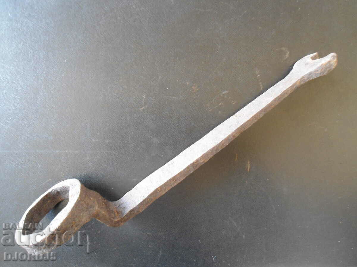 Аукцион Стар кован ключ, каруца, файтон Аукцион Стар кован ключ, каруца, файтон