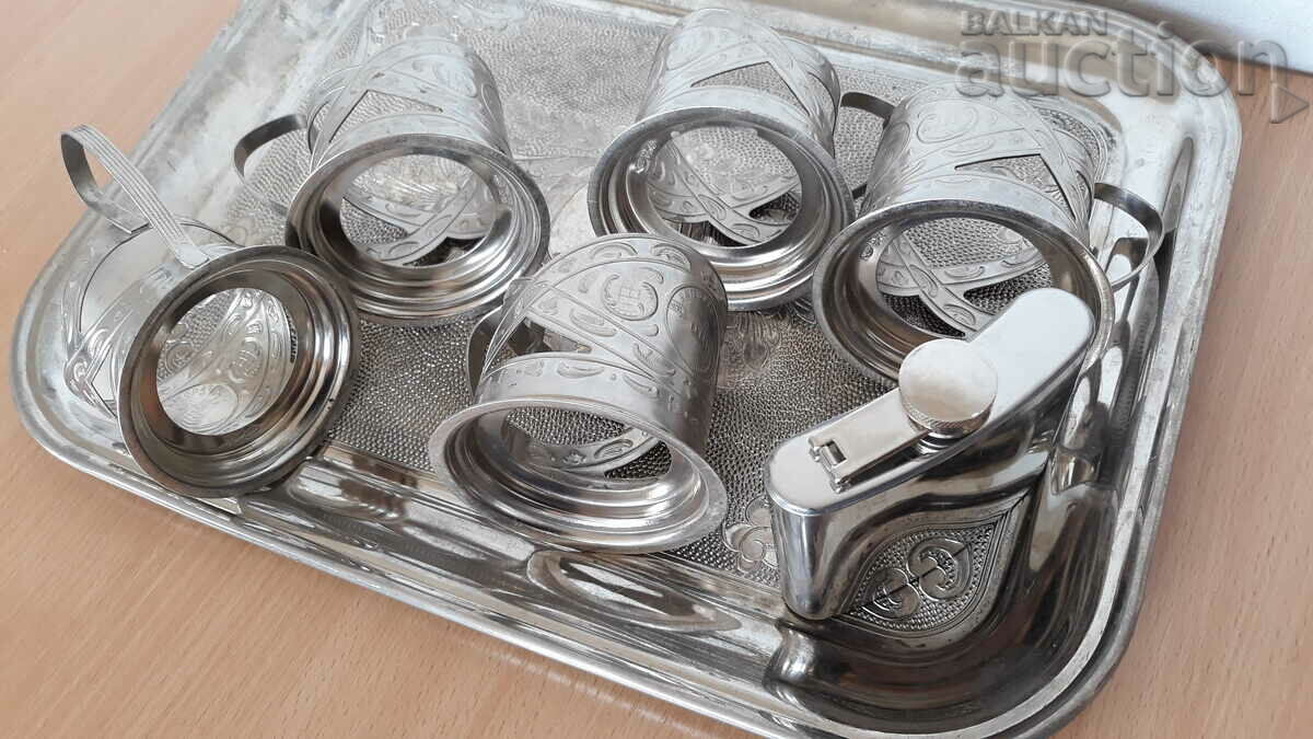 checkered tray and pocket bottle for retro vintage alcohol - 5