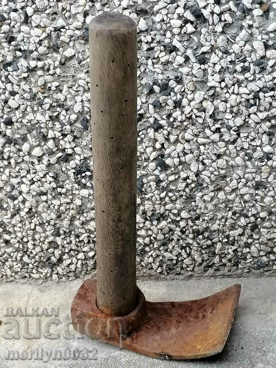 Renaissance tesla for digging troughs and pits primitive with price 68.00 BGN | € 34.77 Renaissance tesla for digging troughs and pits primitive with price 68.00 BGN | € 34.77