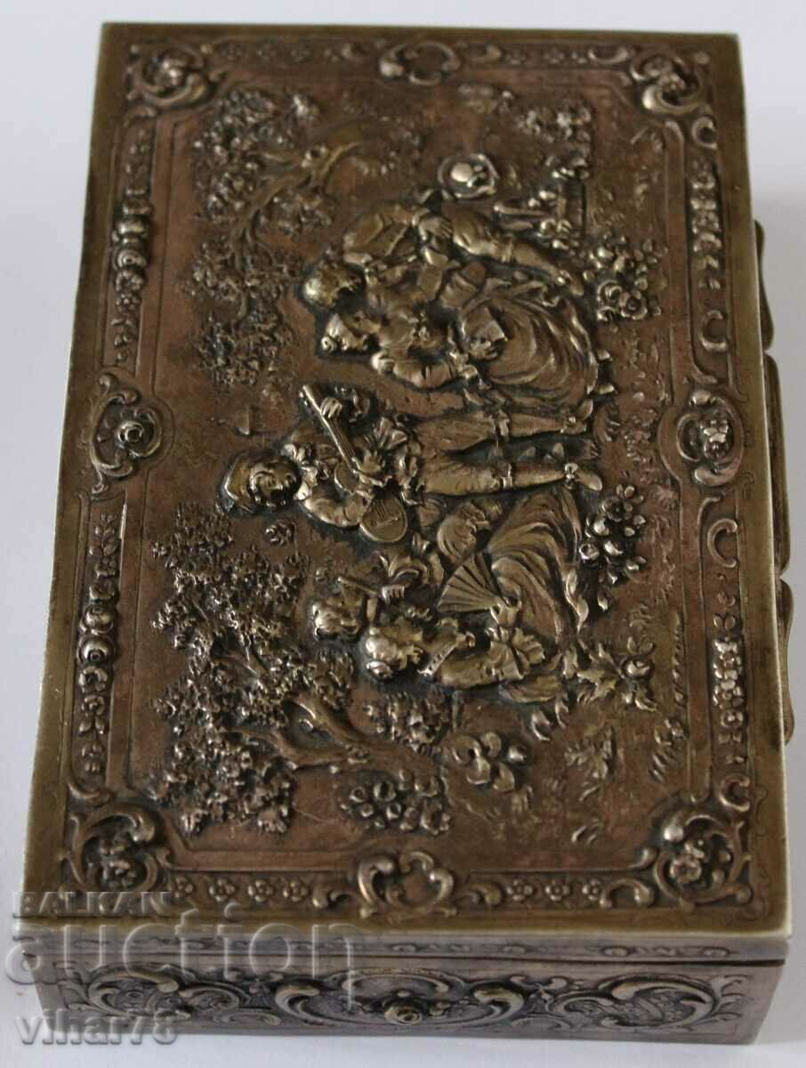 Auction  Silver jewelry box