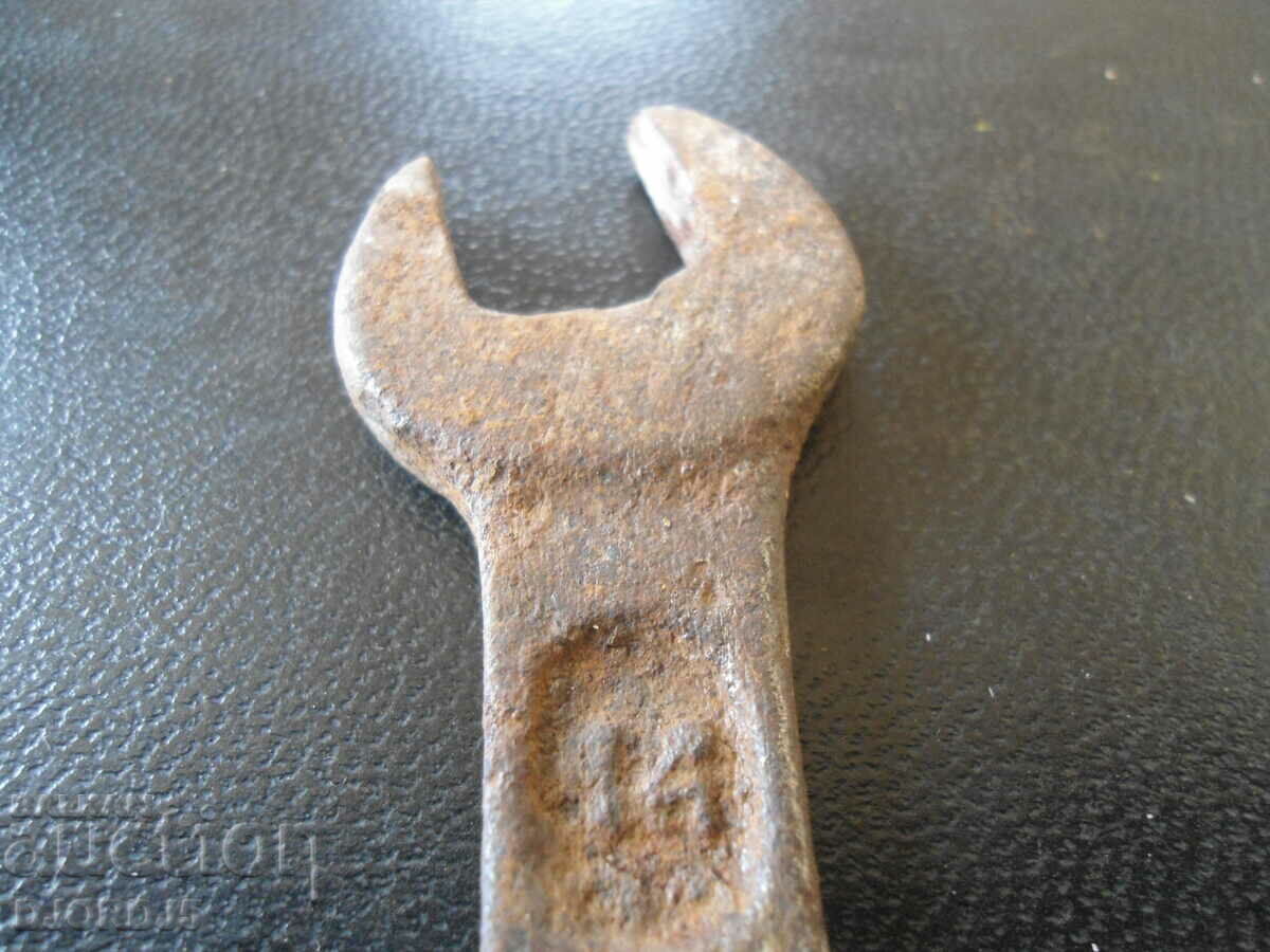 An old switch with price 2.00 BGN | € 1.02 An old switch with price 2.00 BGN | € 1.02