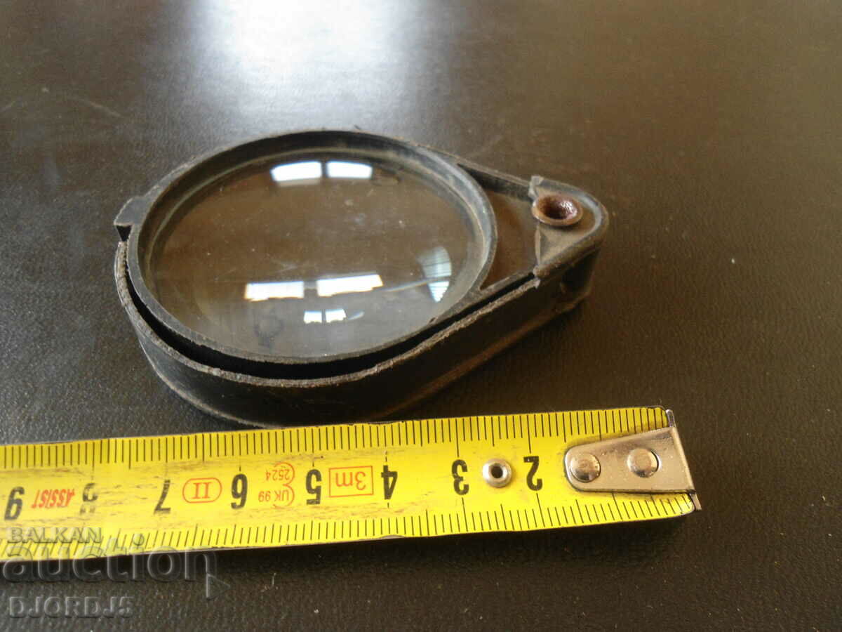 Old magnifying glass - 5
