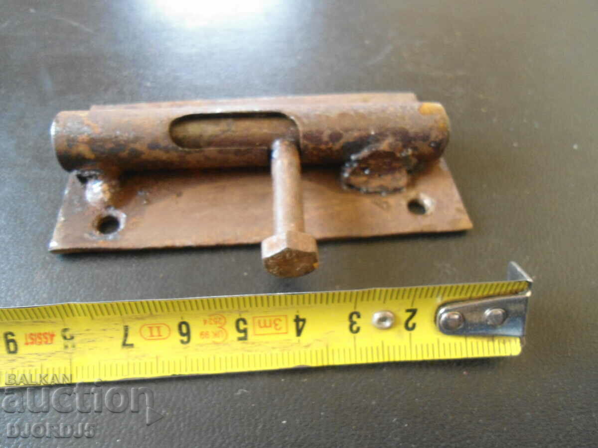 Auction An old lock, a latch Auction An old lock, a latch