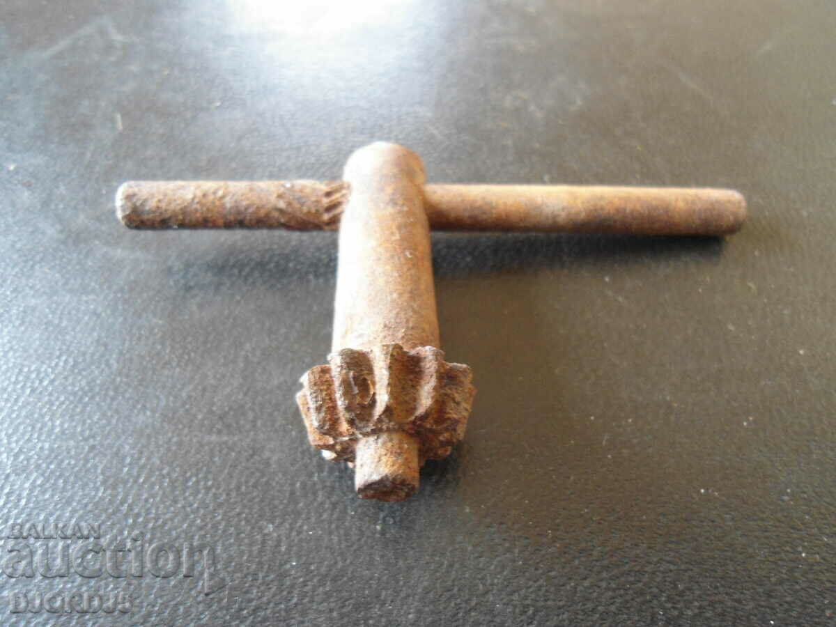 Old wrench, angle grinder with price 2.00 BGN | € 1.02 Old wrench, angle grinder with price 2.00 BGN | € 1.02