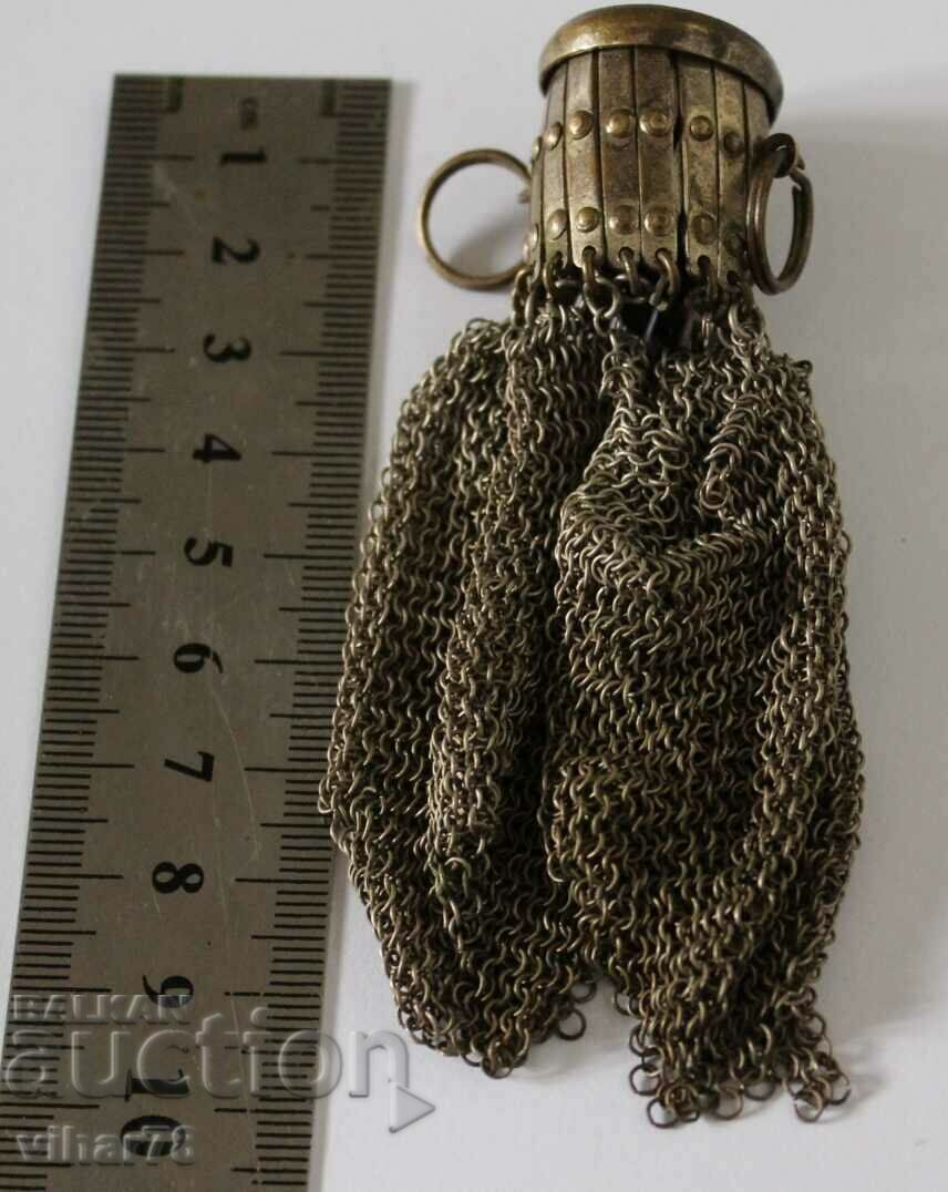 Pungia-kisia with price 45.99 BGN | € 23.51 Pungia-kisia with price 45.99 BGN | € 23.51