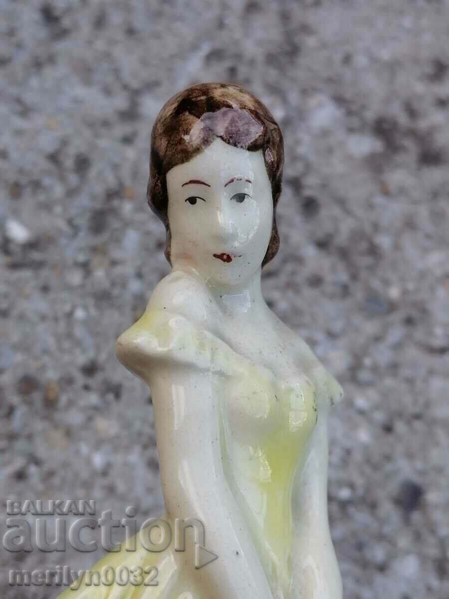 Porcelain figure plastic figurine porcelain porcelain
