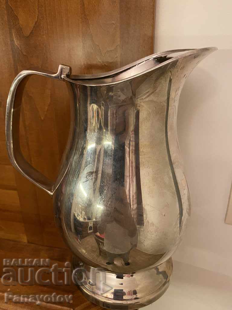 Silver-plated solid for water, nice vessel and for wine
