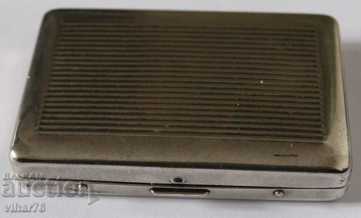 Delivery of Thick silver-plated snuffbox