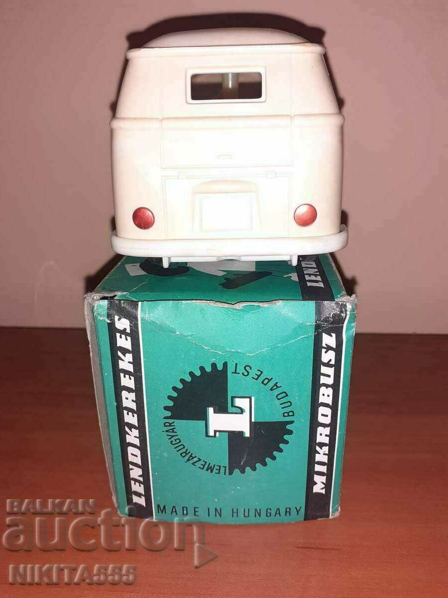 Рядка стара пластмасова играчка VW VOLGSWAGEN с цена 200.00 лв. | € 102.26 Рядка стара пластмасова играчка VW VOLGSWAGEN с цена 200.00 лв. | € 102.26