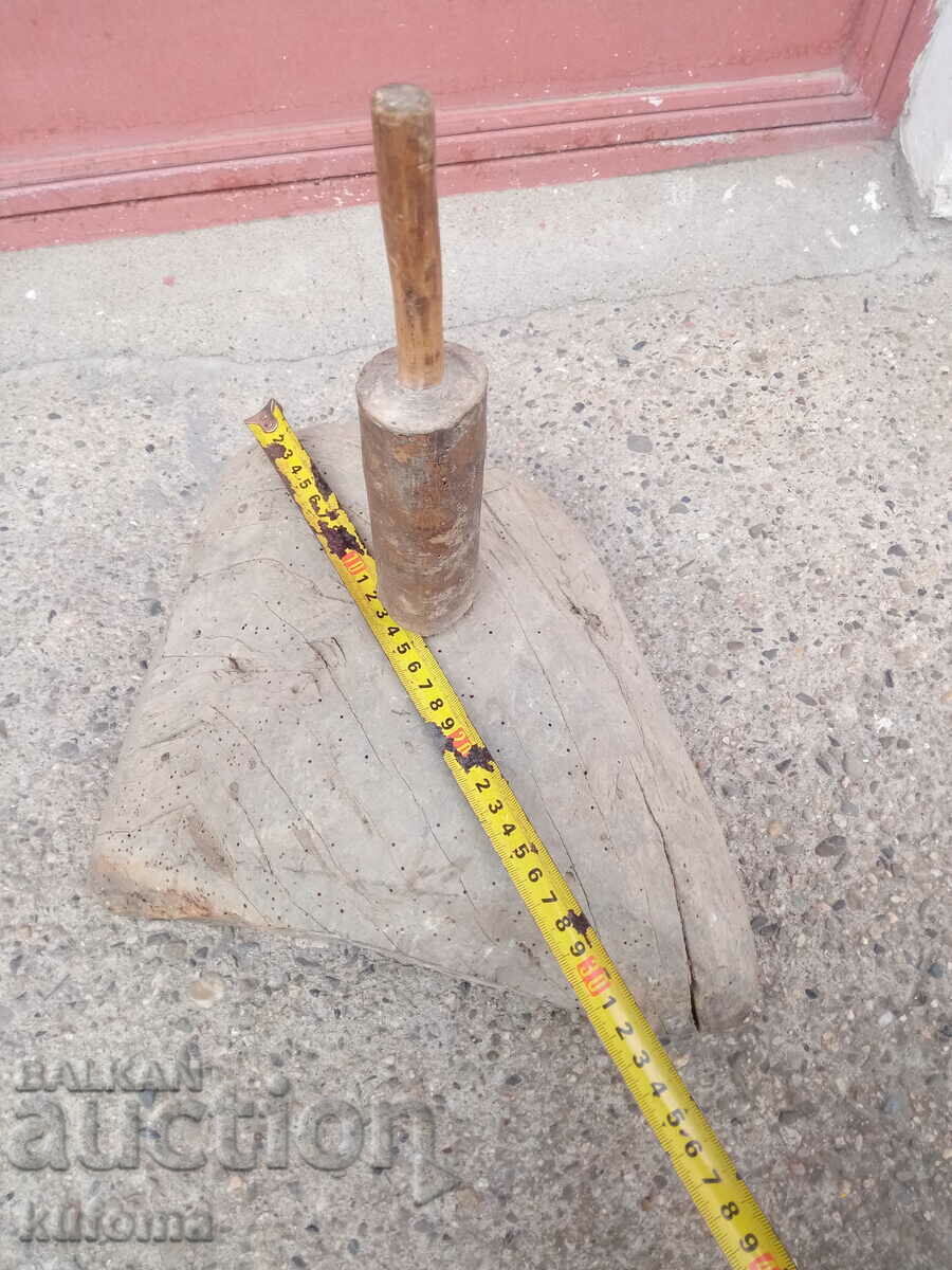 Παλιά ξύλινη βάση με τιμή € 19.99 | 39.10 BGN