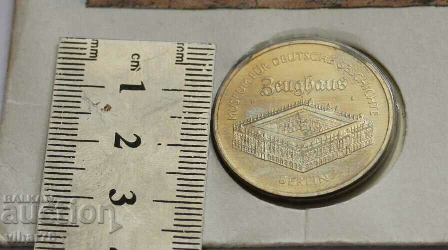 Доставка на Монета за колекция-номер 4