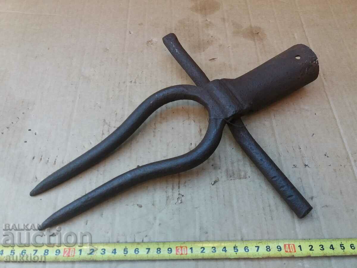 Auction FORGED AGRICULTURAL TOOL FOR BEET EXTRACTION Auction FORGED AGRICULTURAL TOOL FOR BEET EXTRACTION