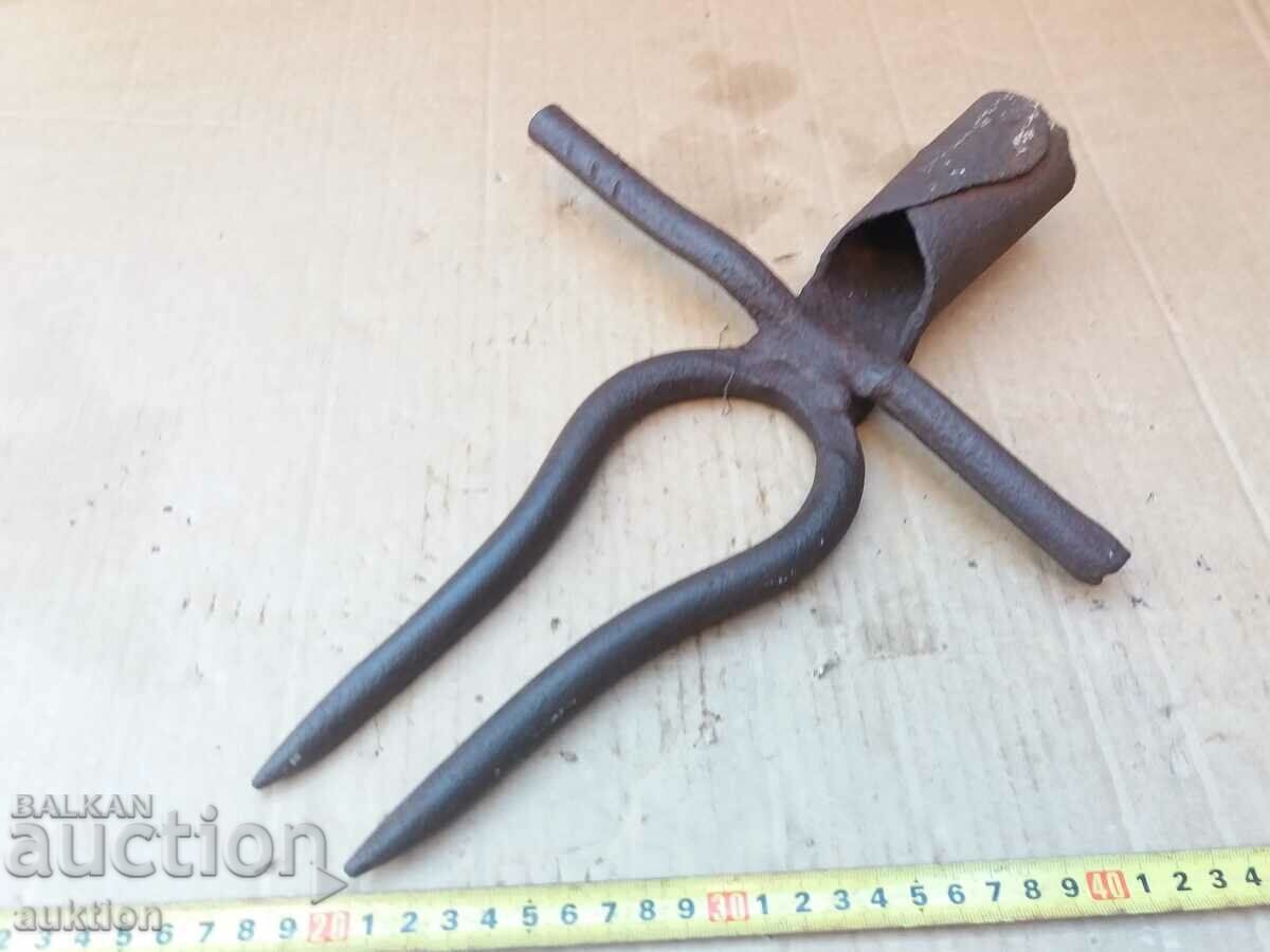FORGED AGRICULTURAL TOOL FOR BEET EXTRACTION - 5 FORGED AGRICULTURAL TOOL FOR BEET EXTRACTION - 5