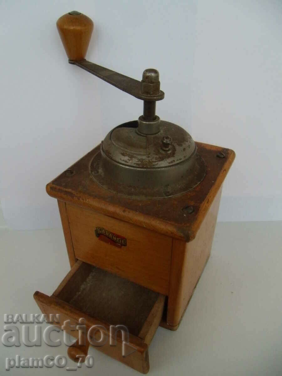 №*6131 стара дървена мелничка - GARANTIE с цена 40.00 лв. | € 20.45 №*6131 стара дървена мелничка - GARANTIE с цена 40.00 лв. | € 20.45