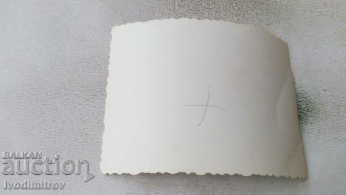 Φωτογραφία Πέντε άντρες με μαγιό στην παραλία με τιμή 2.35 BGN | € 1.20