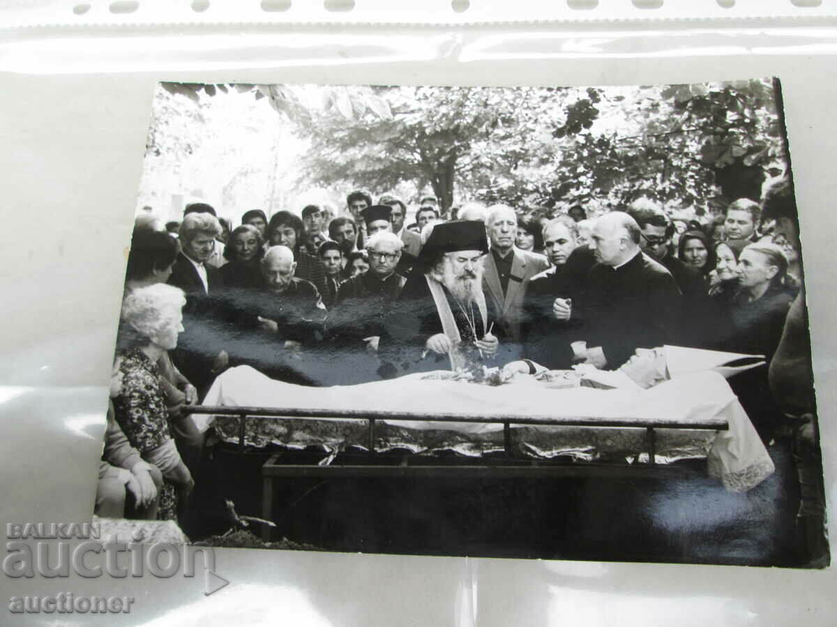 THE FUNERAL OF BOHDAN DOBRINOV-PATRIARCH MAXIM RRRRRRRRRRRR with price 200.00 BGN | € 102.26 THE FUNERAL OF BOHDAN DOBRINOV-PATRIARCH MAXIM RRRRRRRRRRRR with price 200.00 BGN | € 102.26