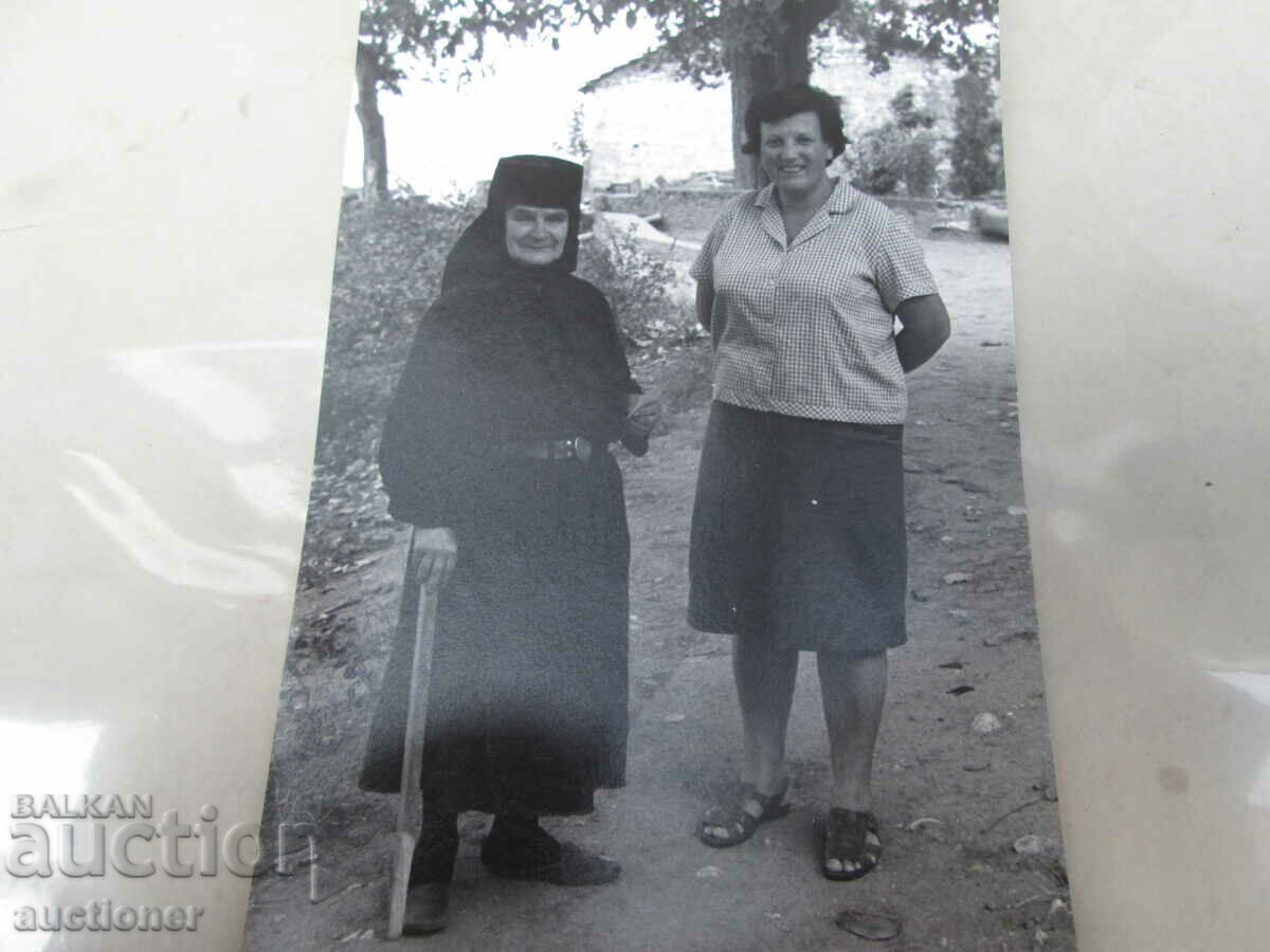 Delivery of NUN- MONASTERY IN 1972-1973 Delivery of NUN- MONASTERY IN 1972-1973