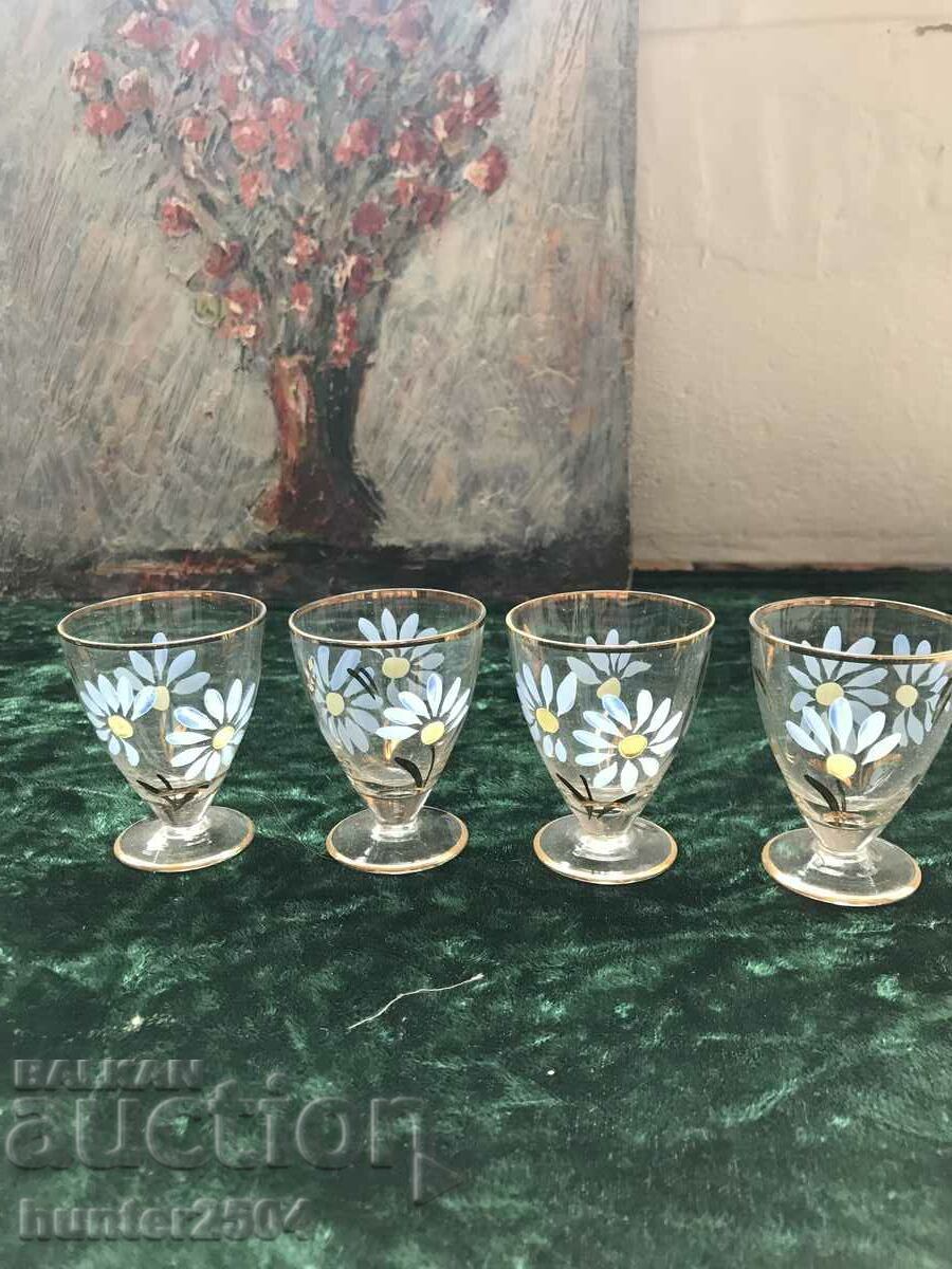 Cupe - 4 buc., Pictate, 6,5 cm, vechi Cupe - 4 buc., Pictate, 6,5 cm, vechi