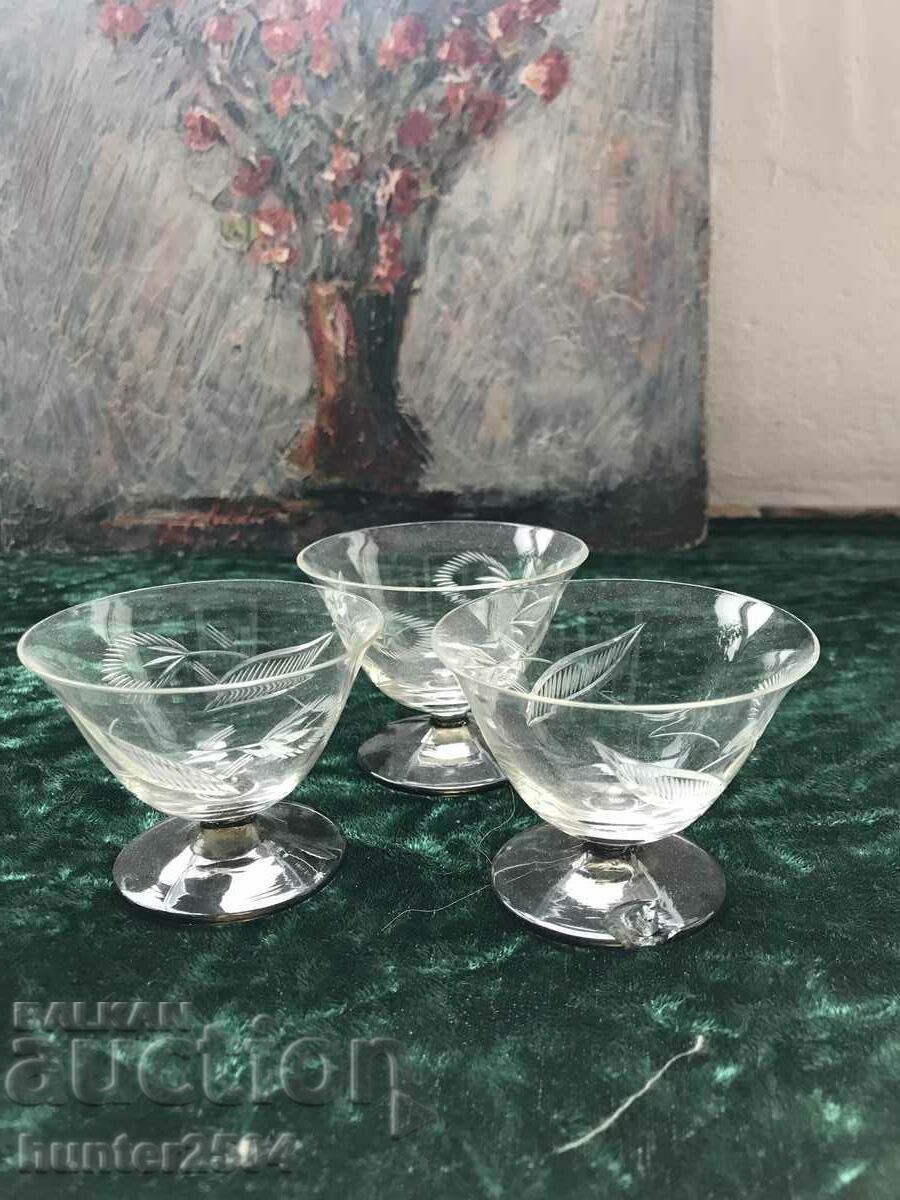 Cups - 2 pieces + 1 gift, engraved, 5.5 cm, old